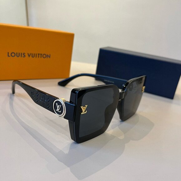 Louis Vuitton Black Women's Sunglasses - Picture 1 of 7